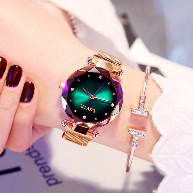 Women’s Fashion Quartz Watch – Creative Magnet Strap, Floral Cut Mirror Design