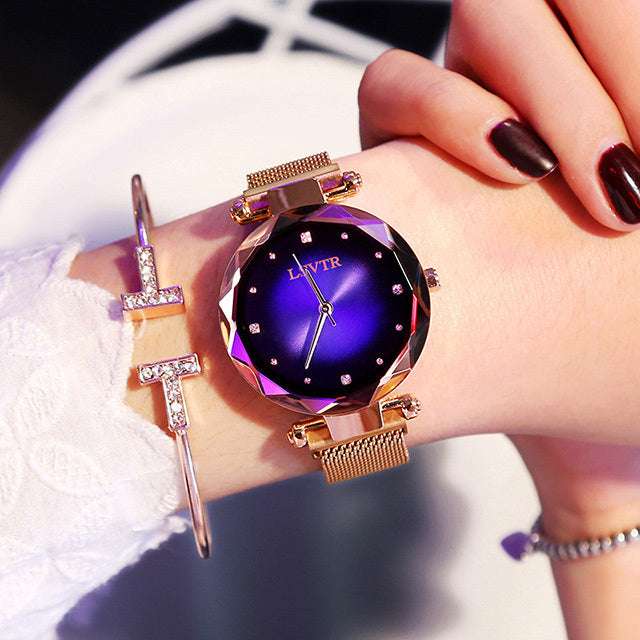 Women’s Fashion Quartz Watch – Creative Magnet Strap, Floral Cut Mirror Design
